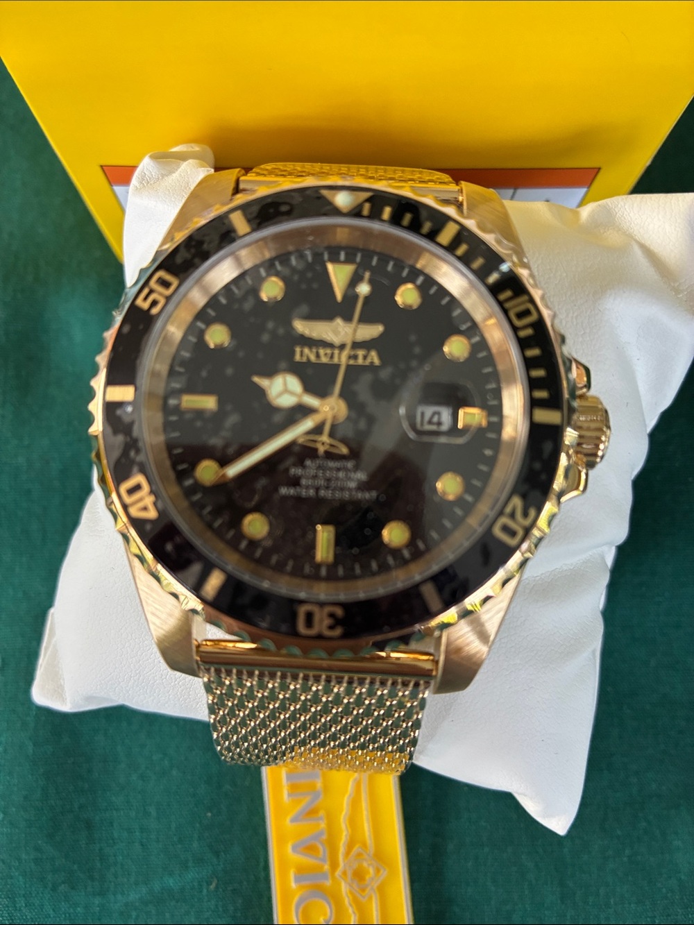 Invicta  New Gold and Black Mesh Bracelet Dive Watch